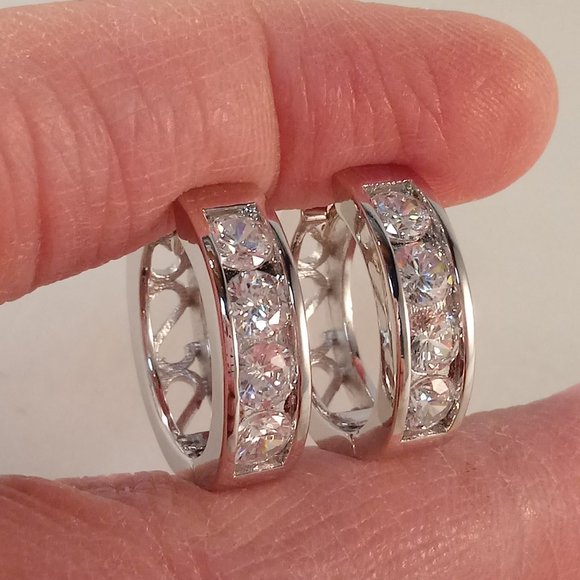 Jewelry - 18K White Gold Filled Gorgeous Round Diamond Zircon Hoop Huggie Earrings 18mm